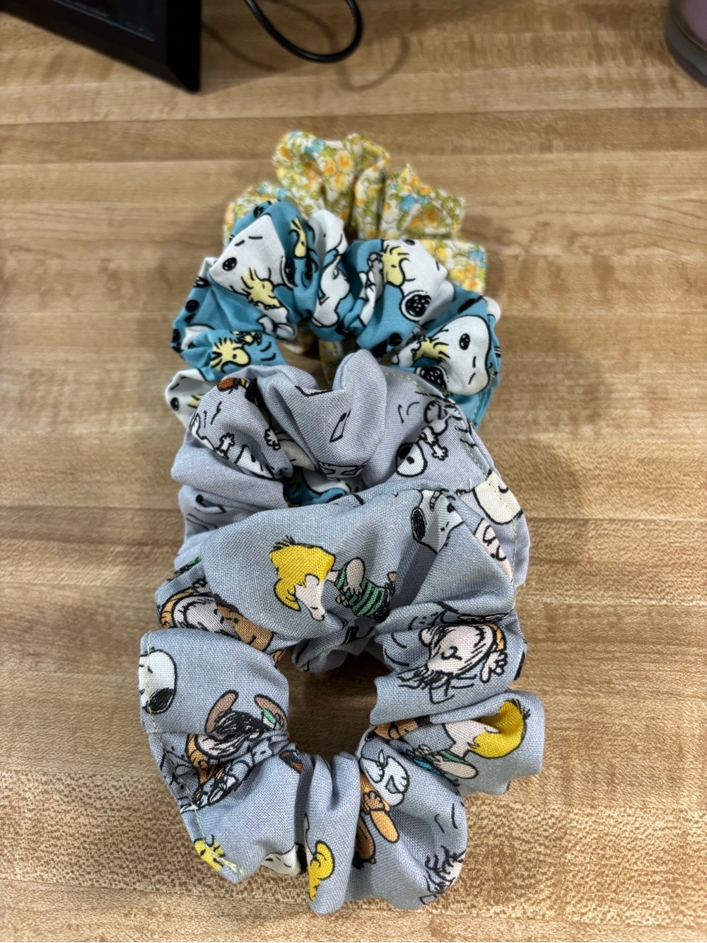 Peanuts Character Printed Scrunchie Set - Blue, Gray & Yellow
